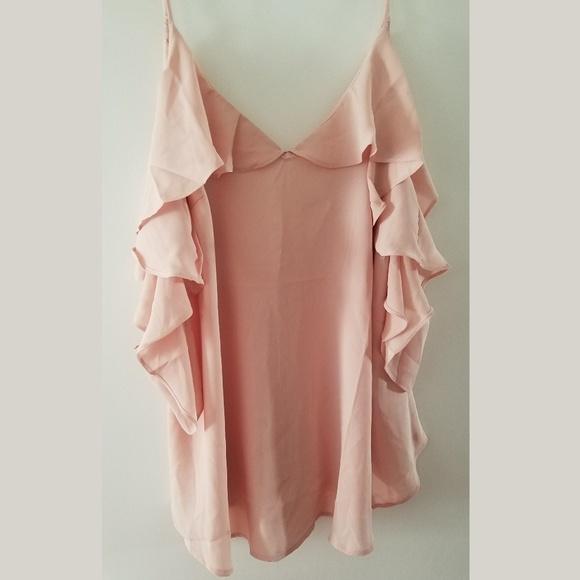 NWT Threadzwear Blush Cold Shoulder Low Back Top - Picture 2 of 4